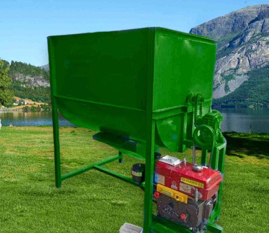 mixer pakan ternak/ mesin pencampur pakan ternak
